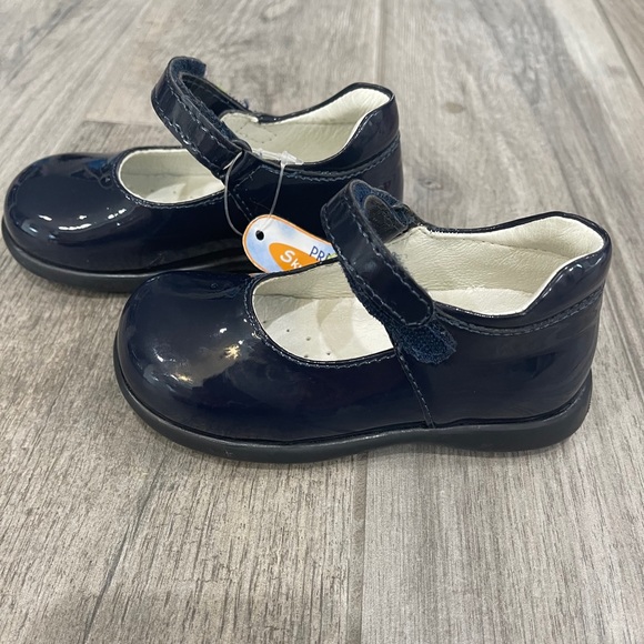 Girls blue shoe